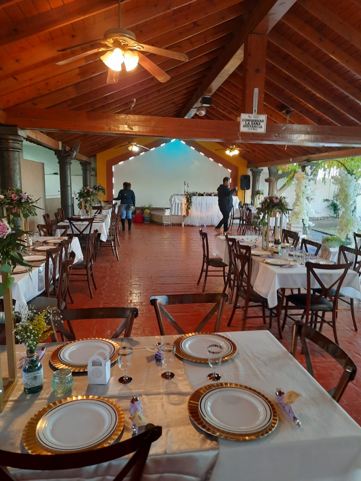 Jardín de Eventos Sociales Mi Familia - Capacidad para 200 personas